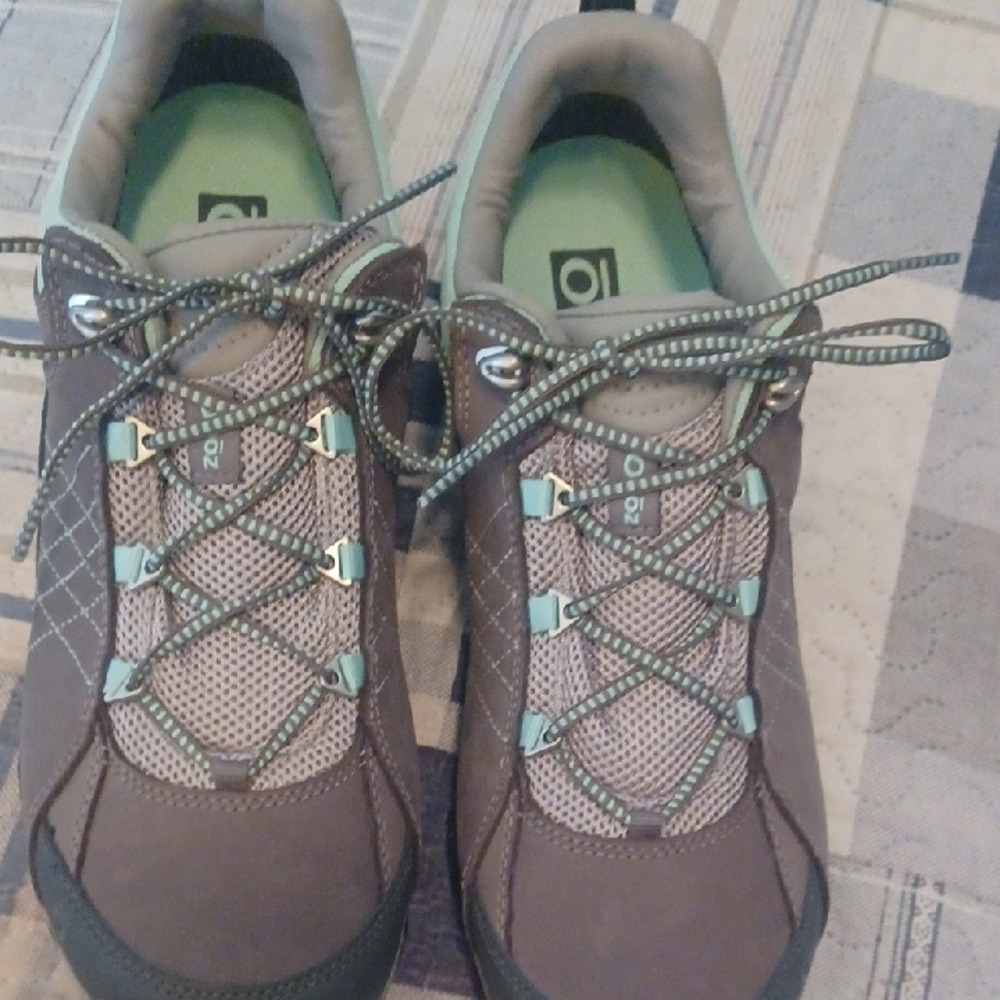 Stylish Women's Brown and Green Outdoor Shoes
